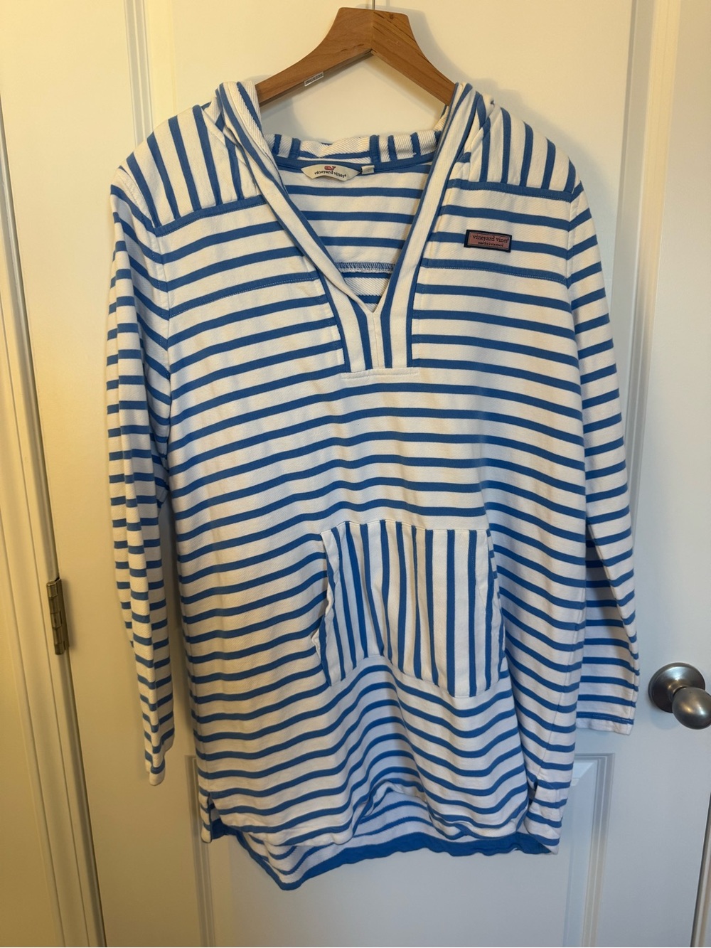 Vineyard Vines White and Blue Striped Hoodie Top